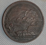 Medalha (1968) -  Anverso ao centro em relevo Forte do Humaitá  ao fundo figuras de embarcação A esquadra brasileira força o paço do Humaitá XIX de Fevereiro de MDCCCLXVIII  -   Verso - No centro Circulo com Ramos com a inscrição Aos da Passagem do Humaitá com as inscrições nas bordas 1.º Centenário da Passagem de Humaitá  1968. Diam. 50mm - 60g