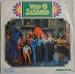 DISCO DE VINIL: Long Play (1974) - Vila Sésamo - Trilha Sonora Original do Programa -  selo: Som Livre  - capa em bom estado, desgaste do tempo, disco em bom estado, classificação: (VG).
