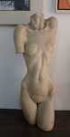 Escultura - Torço feminino" escultura em pó de mármore.  Alt. 70cm. Obs:. Não tem como enviar pelo correio devido ao peso, quem arrematar deverá providenciar a retirada por transportadora ou vir buscar.