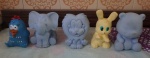 Lote com 5 bichinhos de plástico flexível  Leão, coelho, galinha, elefante e urso  Alt.11cm