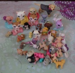 Lote com 41 Bonecos de borrachas sendo o maior com 7 cm