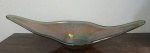 Diferente centro de mesa em vidro artesanal no padrão Carnival Glass,  Possui comprimento de 54cm e altura de 13cm