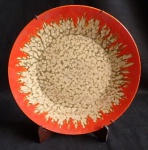 Espetacular e Grande Medalhão de cerâmica vitrificada cor de laranja, verde e creme. circa 1950. Diam. 40cm