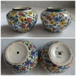 Par de pequenos vasos bojudos em viva policromia, motivos florais, marcados na base Luiz Salvador. Alt. 7cm e Diam. 9cm