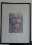 ALFREDO VOLPI - SERIGRAFIA - BANDEIRINHAS - P.A - med: 49 x 37 cm. ASSINADA PELO ARTISTA - COM MOLDURA E PROTEÇÃO DE VIDRO. - - - Pintor, desenhista, gravador e ceramista nascido em Lucca, Itália e falecido em São Paulo. Muda-se com os pais para São Paulo em 1897 e, ainda criança, estuda na Escola Profissional Masculina do Brás. Mais tarde trabalha como marceneiro, entalhador e encadernador. Em 1911, torna-se pintor decorador e começa a pintar sobre madeiras e telas. Na década de 1930 passa a fazer parte do Grupo Santa Helena com vários artistas como Mário Zanini e Francisco Rebolo. Em 1936, participa da formação do Sindicato dos Artistas Plásticos de São Paulo e integra, em 1937, a Família Artística Paulista - FAP. Em 1940, ganha o concurso promovido pelo Instituto do Patrimônio Histórico e Artístico Nacional - IPHAN, com trabalhos realizados com base nos monumentos das cidades de São Miguel e Embu. Realiza trabalhos para a Osirarte, empresa de azulejaria criada em 1940, por Rossi Osir. Sua primeira exposição individual ocorre em São Paulo, em 1944. Em 1950, viaja para a Europa acompanhado de Rossi Osir e Mario Zanini. É convidado a participar, em 1956 e 1957, das Exposições Nacionais de Arte Concreta e mantém contato com artistas e poetas do grupo concreto. Recebe o prêmio Aquisição na Bienal de Veneza (1952), Melhor Pintor Nacional da Bienal Internacional de São Paulo (1953), dividido com Di Cavalcanti; o prêmio Guggenheim (1958); Melhor Pintor Brasileiro pela crítica de arte do Rio de Janeiro (1962 e 1966), Melhor Pintor Nacional no Panorama da Arte Brasileira MAM - SP (1970), entre outros. REIS JUNIOR, PÁG. 378; WALMIR AYALA, VOL. 2, PÁG. 426 e 428; JULIO LOUZADA VOL.1, pág.1048; MEC. VOL.4, PÁG. 496; ITAÚ CULTURAL; WALTER ZANINI, PÁG. 584; ARTE NO BRASIL, PÁG. 684; LEONOR AMARANTE, PÁG. 28, Acervo FIEO; BENEZIT VOL. 10, PÁG. 567; PONTUAL PÁG.546. NTE, pág. 28