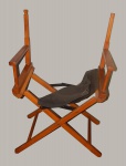Par de cadeiras diretor/ dobrável em madeira maciça (desgastes)