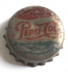 Tampinha de garrafa antiga Pepsi Cola, anos 50, trazendo na parte superior o endereço da engarrafadora na cidade de Porto Alegre, vedante em cortiça, qualidade conforme fotos.