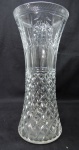 CRISTAL - Vaso floreira em grosso cristal lapidado. Med. 30x13 cm.