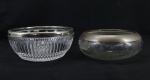 DEMI CRISTAL - Lote de 2 antigas saladeiras em demi cristal com aros em metal espessurado a prata, 1 lapidado com cachos de uvas e moldado com caneluras. Med. 9x21 cm e 8x21 cm.