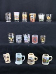 COLECIONISMO - Lote de 4 miniaturas de caneco de chopp e 11 copos para aperitivos diversos de várias nacionalidades. Maior 7 cm e menor 5 cm.