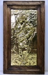 ARTE SACRA - Quadro - Linda "Madona" em bronze com moldura em madeira nobre. Med. 40x18 cm e moldura 50x28 cm.
