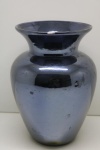 Vaso em cerâmica esmaltada. Alt. 23 cm.