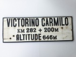 MILITARIA - Reprodução de placa ferroviária usada na estação de VICTORINO CARMILLO em 1932, local de uma das maiores batalhas de 32. Peça única! 50x18 cm em madeira.