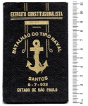 Militaria - Revolução de 1932 - Rara carteira de veterano da Revolução Constitucionalista de 1932, emitida pelo Tiro Naval de Santos, em 1933. Material em excelente estado de conservação. A carteira mede 11,2 cm X 7,5 cm.