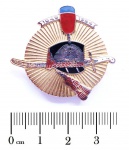 Militaria - Broche comemorativo da AMAN - 1949-1984 (provavelmente comemorativo de formatura de turma). O broche está em excelente estado de conservação e mede 3,7 cm de largura.