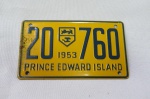 Mini Plaqueta (placa) Americana número 20 760 de PRINCE EDWARD ISLAND de 1953. Mede 9,7 x 5,6 centímetros.