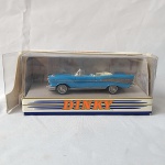 Brinquedo antigo releitura - 1957 Chevrolet Bel Air Convertible Dinky Toys Matchbox. Miniatura diecast na escala 1/43. Mede aproximadamente 11,5cm