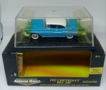 American Muscle 1957  Chevrolet Bel Air  escala 1:43  miniatura íntegra  caixa com algunssinais.