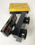 Antigo Visor Stereoscope para cartões transparentes 41 x 110mm, medida do visor 54 x 41mm, em perfeito estado. Lentes limpas e sem risco, acompanha caixa original do seu fabricante