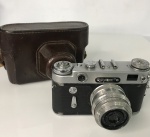 Camera ZORKI ZOPKUU 4 Esta é uma Câmera realmente Clássica, a Cópia da Leica II, com estojo em couro 50mm f/3.5 em ótimo estado -Fabricação 1956-73 (1962) KMZ, Krasnogorsk (Moscow), Rússia.
