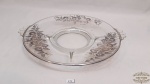 Prato de bolo em vidro  europue  bordas em prata sterling  em flores. Medidas: 28 cm de diametro..