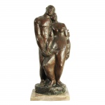 Julio Guerra - Raríssima escultura em bronze representando casal. Assinado na base. 40 x 15 cm.