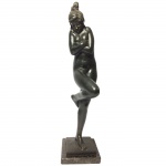 Gilberto Mandarino (1933). Raríssima escultura em bronze patinado com base em mármore. 50 cm de altura com a base e 48 cm de altura sem a base.