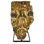 Placa em pedra representando Nossa Senhora da Conceição. América latina, final do Séc. XVII. 37 x 22 cm.