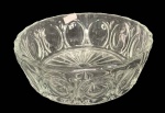 Bowl de delicado vidro, medindo: 20 cm diâmetro x 8 cm alt.