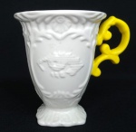 Caneca de coleção, em fina porcelana, SELETTI, medindo: 12 cm alt.