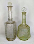 Par de belas garrafas para wisky em vidro, medindo: 33 cm e 29 cm alt.