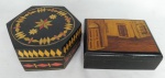 Lote contendo: 2 caixas de madeira marqueterie, medindo: 14 cm x 11 cm x 5 cm e 13 cm x 13 cm x 7 cm