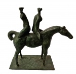CARYBE (1911-1997) - escultura em bronze patinado, medindo: 39 cm alt. x 39 cm comp.