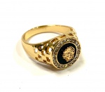 Lindo e delicado anel ao gosto Versace, banhado a ouro, cravejado com pedras, aro: 30