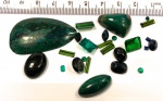 Lote contendo: diversas pedras verdes de tamanhos diferentes,
