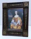 Antigo Porta retrato em madeira com detalhes em metal . Mede: 32 x 26 cm 
