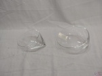 (RR) Par De Enfeite Na Forma De Seios Cristal Rosenthal. O MAIOR POSSUI UM PEQUENO BICADO NA BORDA. MEDINDO: 14,5CM DE ALTURA O MAIOR e 11,5CM DE ALTURA O MENOR