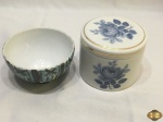 Lote composto de potiche e bowl em porcelana. Medindo o potiche 12,5cm de diâmetro x 10,5cm de altura.