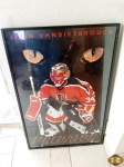 Poster de John Vanbiesbrouck, Predator Florida Panthers, com moldura em madeira com vidro. Medindo a moldura 91,5cm x 60,5cm.