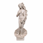 Magnífica e antiga estátua "Deusa de Vênus" construída em resina Italiana, com riquíssimos detalhes. Exemplar robusto pesando aproximadamente 20 Kg. Dimensões: 85 cm x 32 cm x 18 cm.