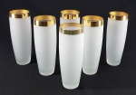 6 elegantes copos para long drink ou água em cristal fosco e borda dourada. Altura 17.5 cm.