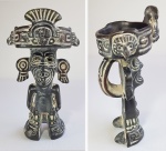 ARTE PRE COLOMBIANA - Taça cerimonial em terracota escura, representando figura masculina com coroa ladeada por cabeças de falcões. Período a ser identificado. Med. 24 x 15 x 13 cm