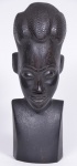 Busto Arte Africana em madeira entalhada altura 31 cm.