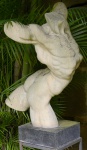 Hildebrando Lima, Torso Masculino, escultura em pó de mármore, altura total 1,06 cm.