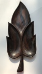 Petisqueira de jacarandá baiano em forma folha - JEAN GILLON - 42cmx17,5cm