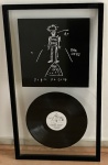 Basquiat. The Offs Capa e disco de vinil. Múltiplo de obra executada e assinada por Jean-Michel Desenho original da capa feito por Jean-Michel Basquiat. Assinado. Atribuído. Medida total 76 x 43 cm.