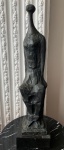 Bruno Giorgi - "Fiandeira". Escultura em bronze, assinada, identificada na base. Med. total: 64cm de altura. Coleção Particular - Rio de Janeiro