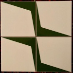 Athos Bulcão - Conjunto de azulejos da déc. de 50. Designe Athos Bulcão. Med. 15.3x15.3cm, cada. Med. total: 30.05x30.05cm. Vendido na categoria Atribuído.