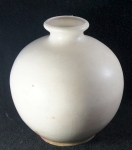 Vaso semi-esférico, 36,8x25,8cm, cerâmica creme esmaltada. Íntegro.