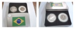 Estojo de Luxo Com Medalha Alusiva a Copa de 2014 + Moeda Original de 2 reais Cunhada pelo Banco Central Série Jogadas de Futebol - DRIBLE